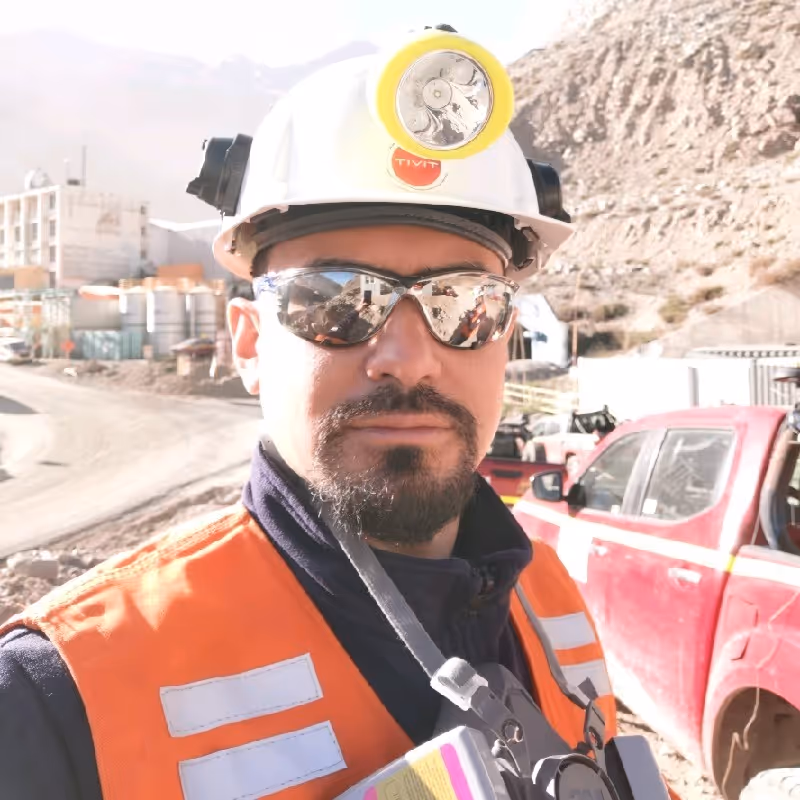 JORGE CANDIA: EXPERTO EN MAQUINARIA PESADA